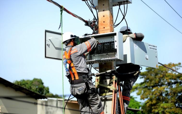 Aneel manda reajustar conta de energia em todo o Amazonas