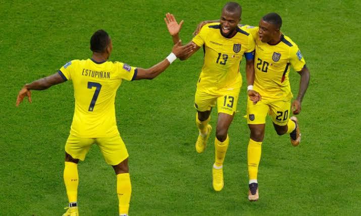 Equador bate o Catar por 2 a 0 no jogo de abertura da Copa do Mundo 2022