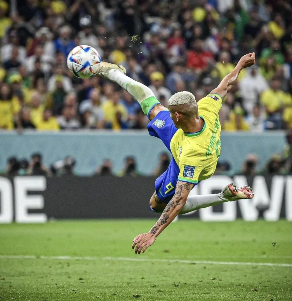 Brasil vence a Sérvia com pintura de Richarlison e convence na estreia da Copa