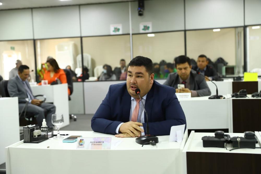 Alex Garcia destaca mandato participativo na Câmara de Parintins durante último discurso de 2022   