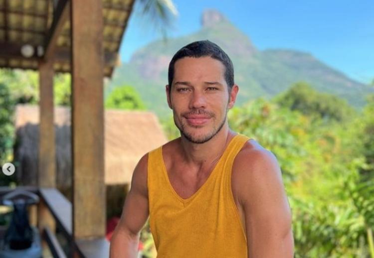 Recepcionista de hotel é demitida após ser flagrada em quarto com José Loreto