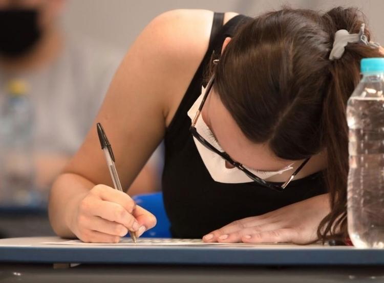 Prefeitura abre edital de processo seletivo com quase 600 vagas no Amazonas