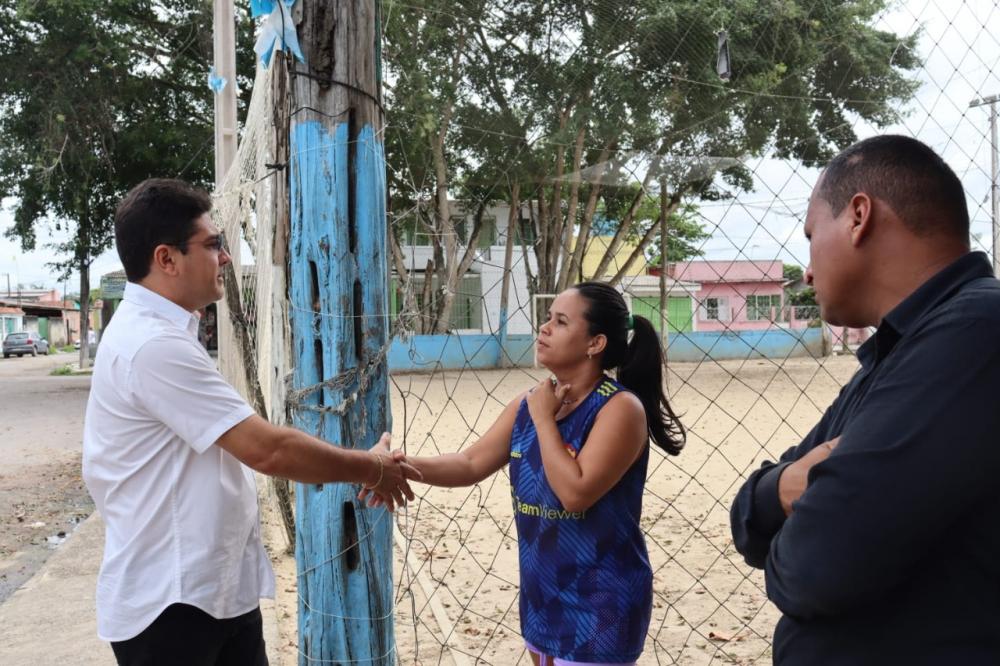 Vereador Jander Lobato inspeciona rua do Cidade de Deus para implantação de lombada