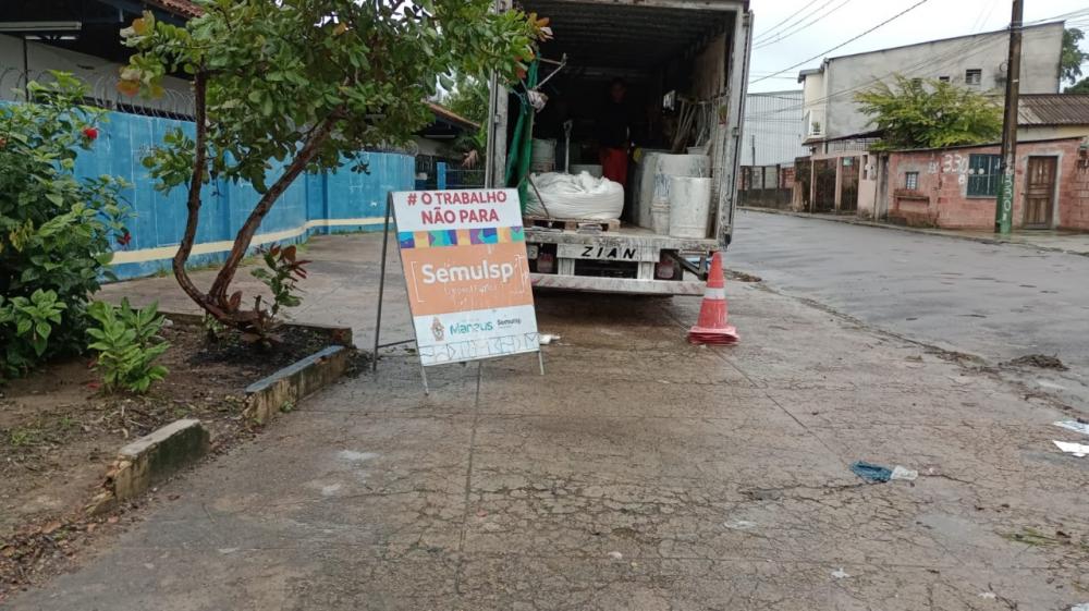 Vereador Jander Lobato viabiliza limpeza pública em rua do Cidade de Deus