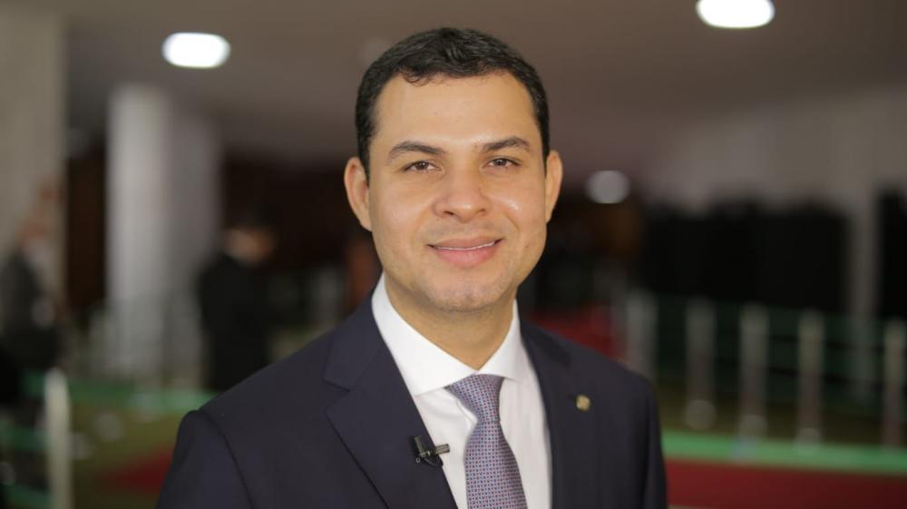 Saullo Vianna toma posse como federal com foco nas questões econômicas e na sustentabilidade