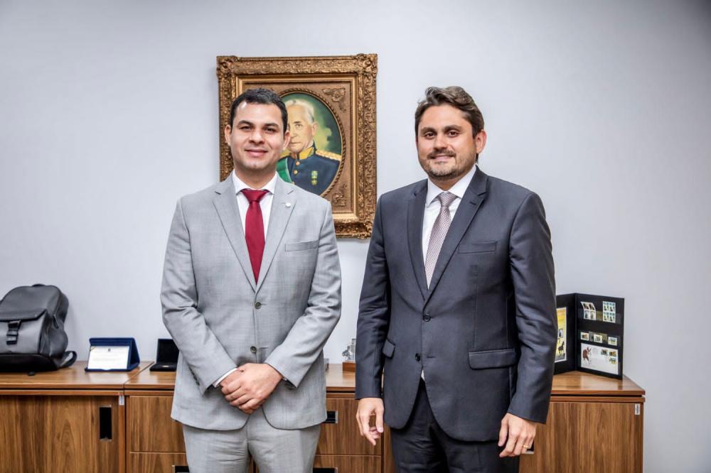 Saullo Vianna tem garantia de ministro de internet mais veloz e segura no AM