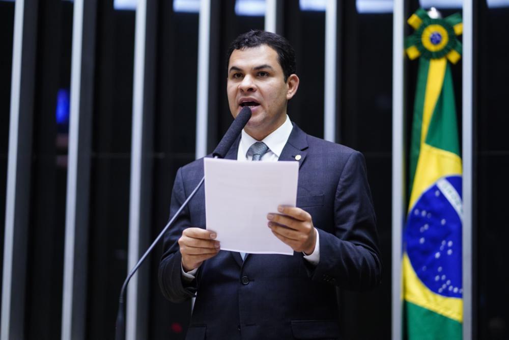 Saullo Viana faz primeiro pronunciamento na Câmara exaltando ZFM e diversificação da economia do AM