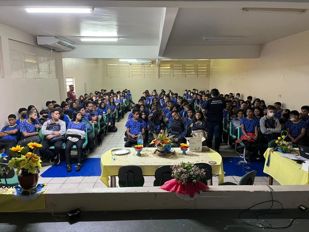 Escola de Parintins recebe ação do Departamento de Prevenção a Violência para 292 alunos da rede estadual de ensino