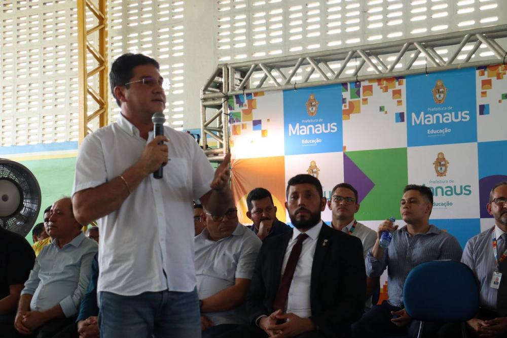 Em reinauguração de escola na zona leste, Jander Lobato destaca fortalecimento do ensino na capital