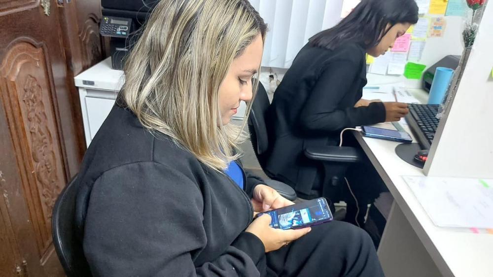 Moradores de Parintins relatam falhas na internet e cobranças indevidas de operadoras