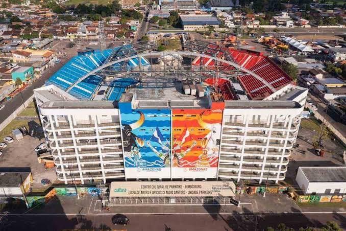 Câmara de Parintins articula e conquista distribuição gratuita de água e alimentos no Bumbódromo