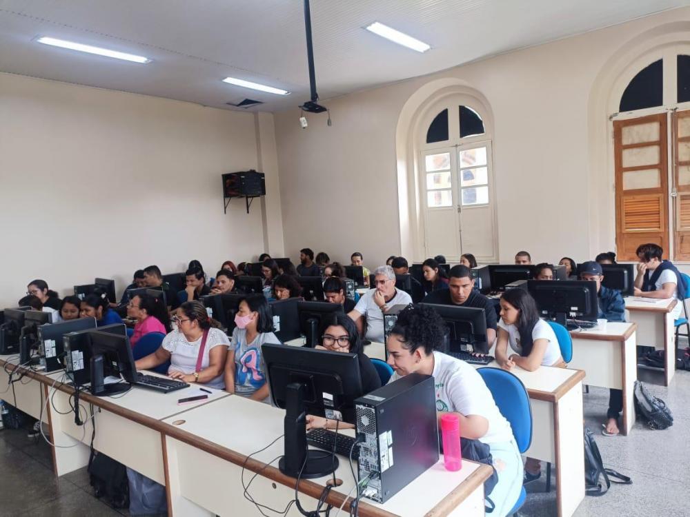 Projeto Rede Digital do Cetam atende 1.600 alunos de escolas estaduais com cursos de informática