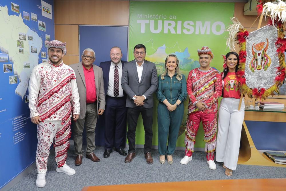 Wilson Lima se reúne com ministra do Turismo e apresenta dirigentes dos bumbás Caprichoso e Garantido