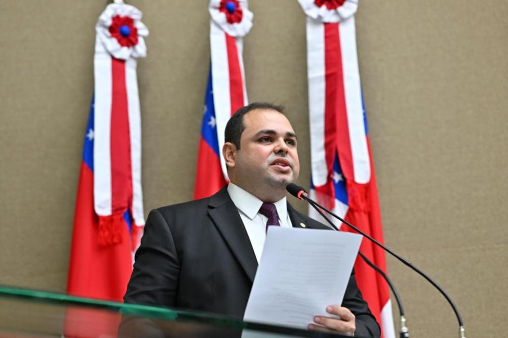 Deputado Roberto Cidade é reeleito presidente da Aleam até 2027