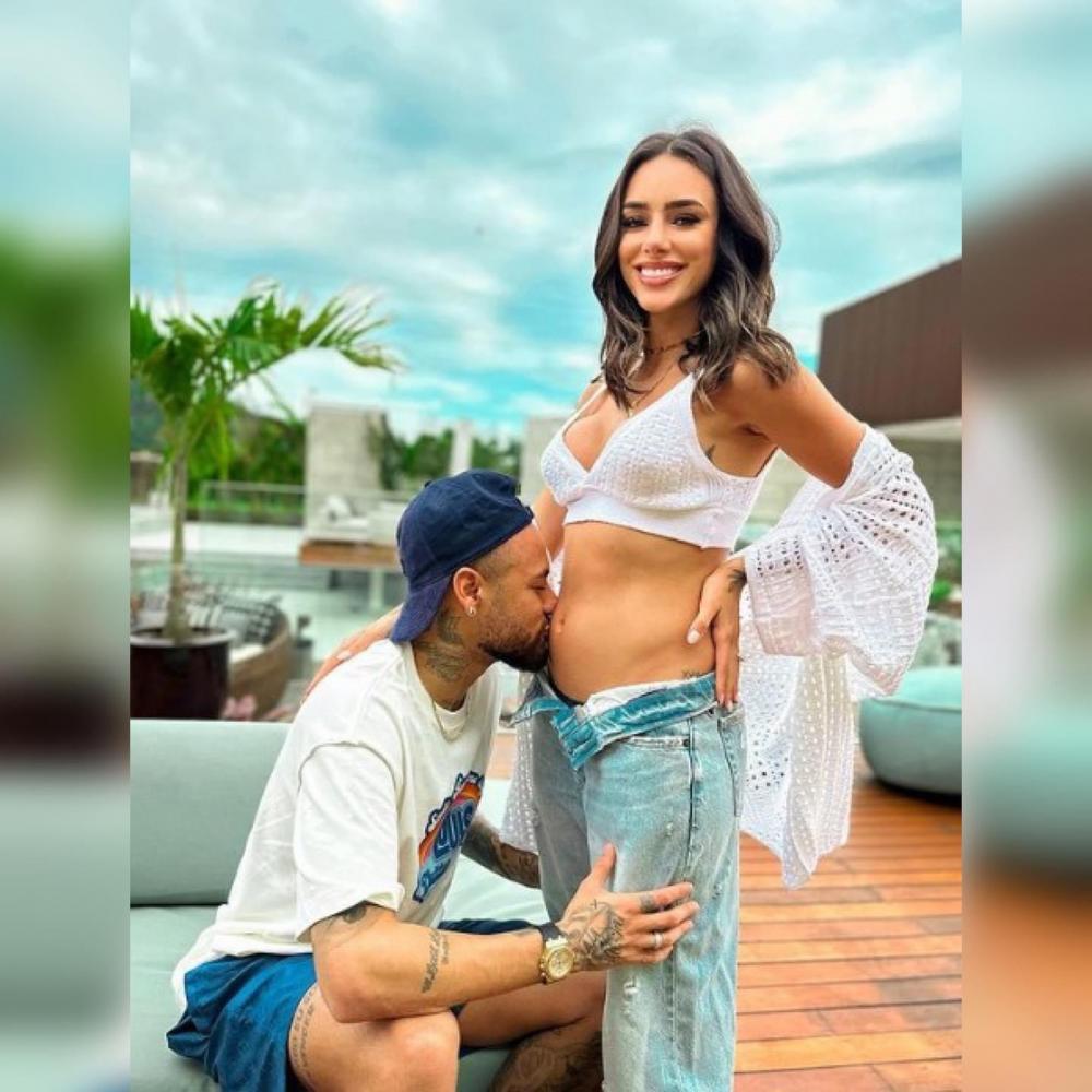 Namorada de Neymar, Bruna Biancardi anuncia gravidez; craque vai ser pai pela segunda vez