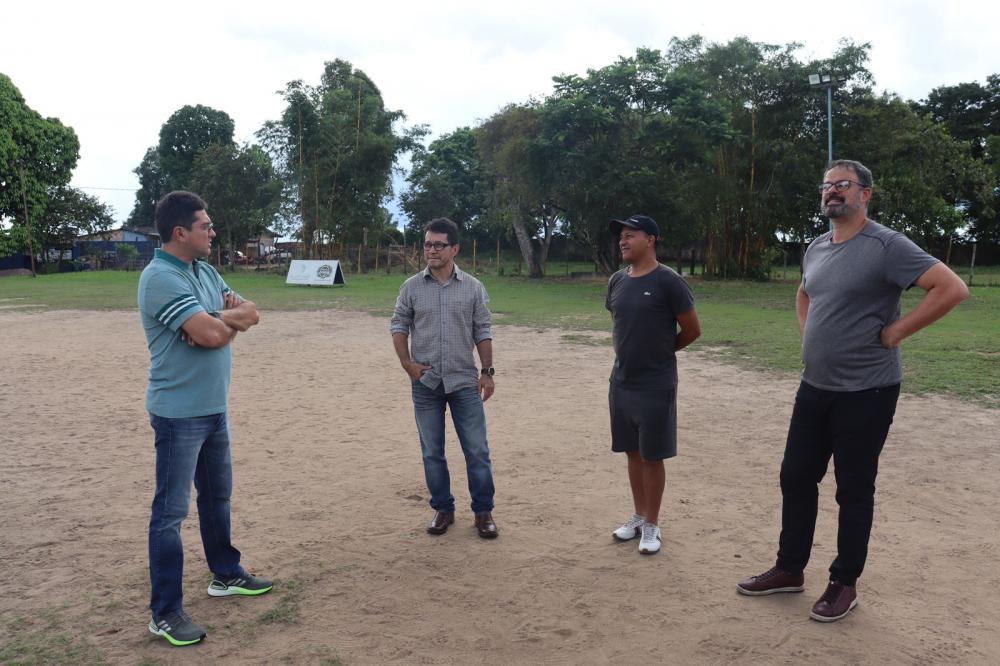 Vereador Jander Lobato conhece trabalho ressocialização no bairro de Flores
