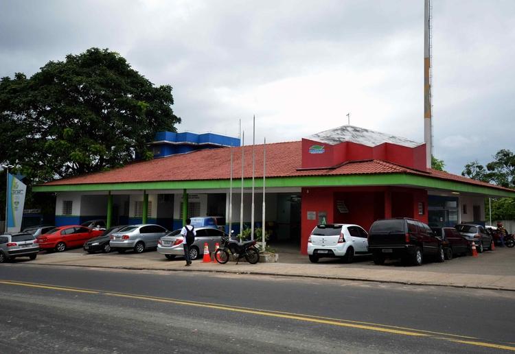 Mulher é ameaçada com fotos íntimas ao esquecer celular dentro de carro por app em Manaus