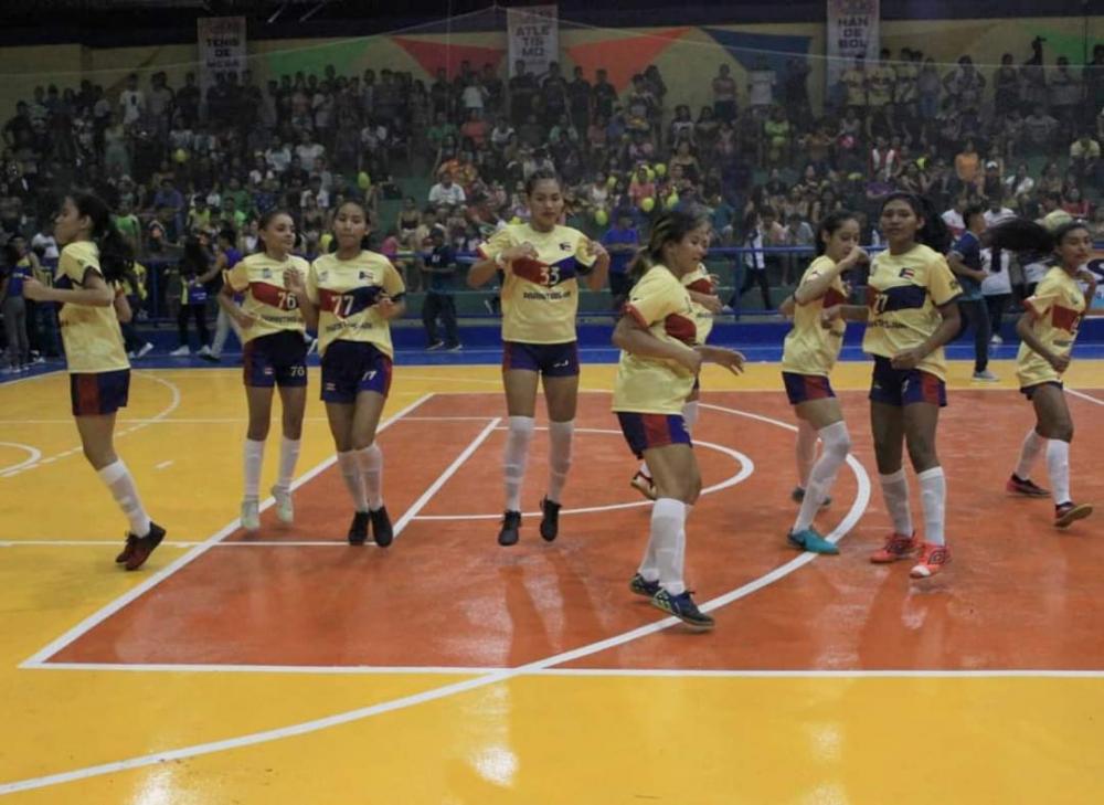 Maués 'tropeça' e futsal juvenil feminino de Parintins se classifica para o JEAs em Manaus