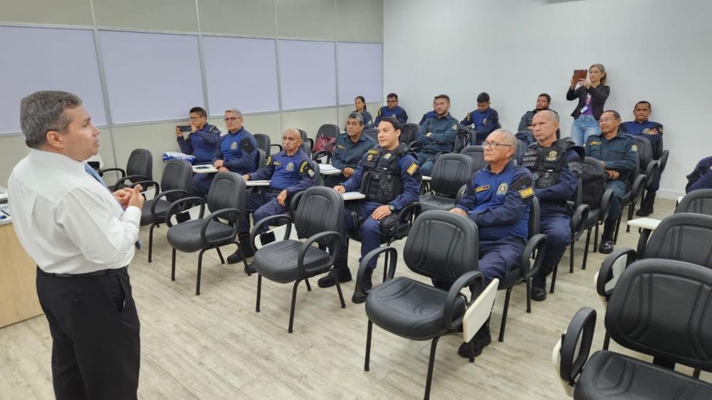 Prefeitura de Manaus conclui etapa teórica de mais uma turma de guardas municipais para o uso de armas letais