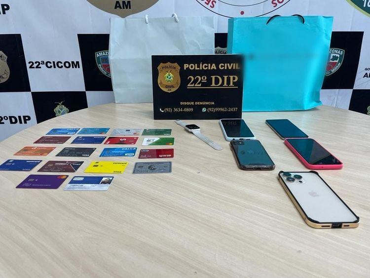 Dupla é presa suspeita de desviar mais de R$ 374 mil de banco em Manaus