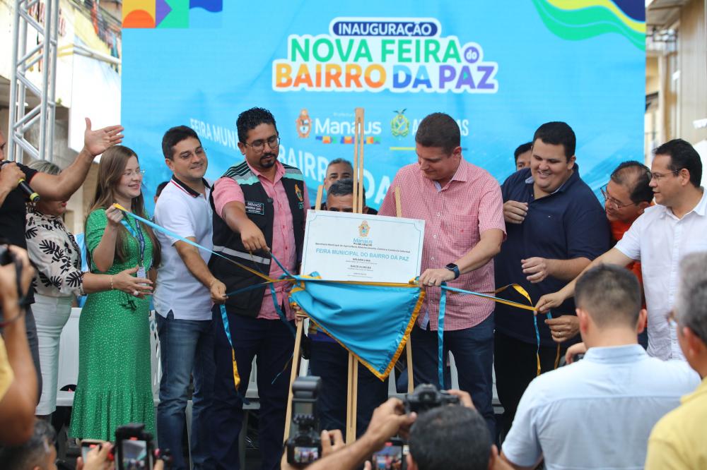 Prefeitura de Manaus entrega reforma da feira do Bairro da Paz com espaço pet, wi-fi e climatização