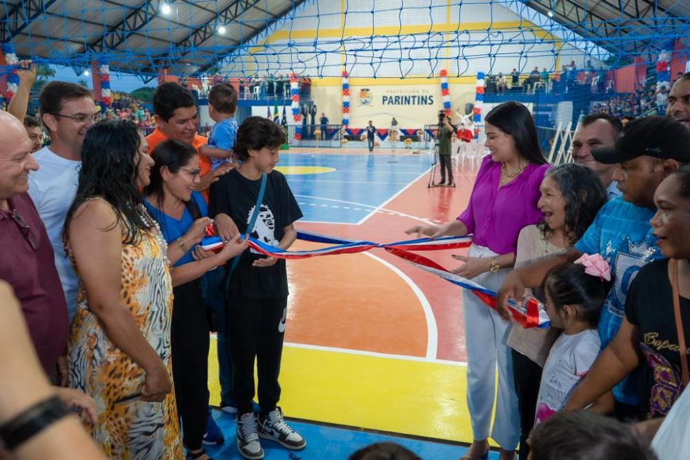 Bi Garcia inaugura ginásio Professor Aderaldo Dutra, no Itaúna II