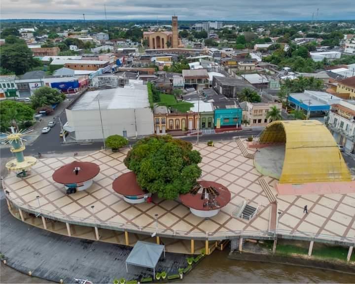 Márcia Baranda solicita reativação do sinal de internet em praças de Parintins