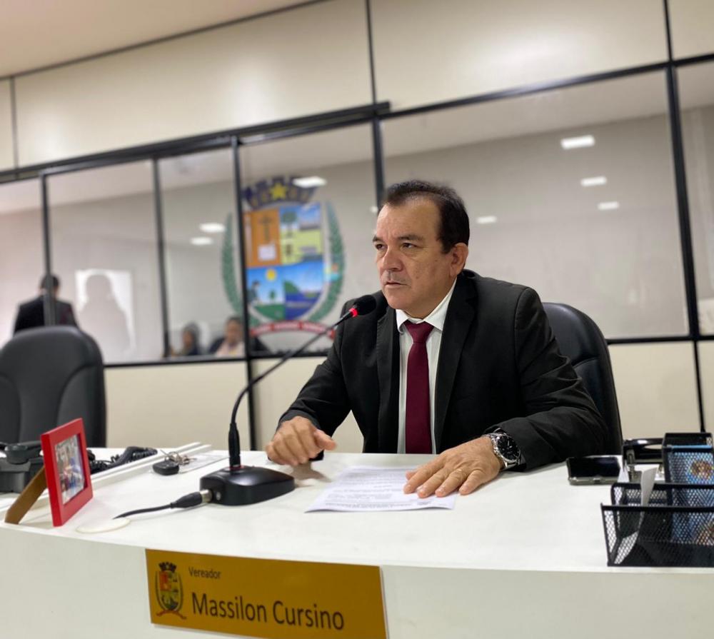 Após pedido do vereador Massilon, novos ar-condicionados são instalados no PAC/Parintins   