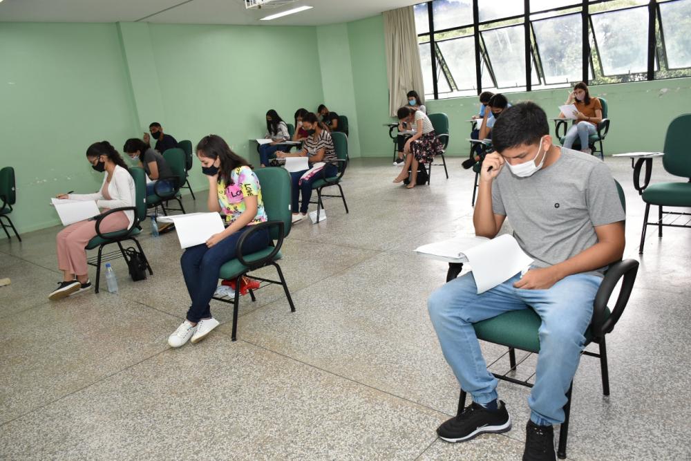 Prazo para solicitar isenção das taxas de inscrição do Vestibular e SIS da UEA termina nesta sexta-feira (28)