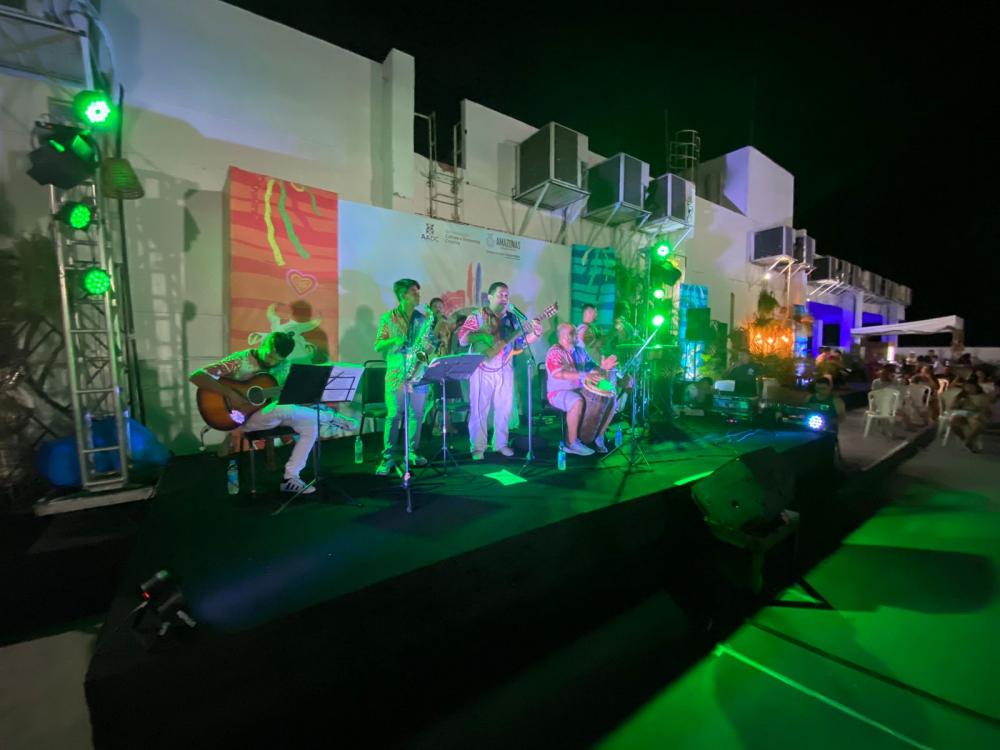 Em Parintins, Feira de Economia Criativa do Liceu recebe artistas locais no palco do Mirante do Bumbódromo