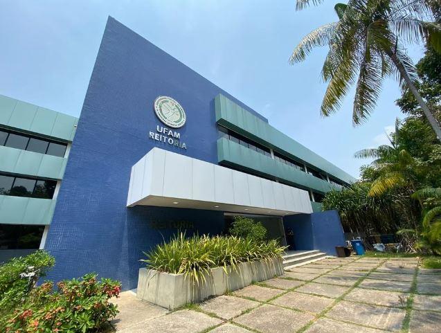 Ufam abre inscrições para novos concursos públicos com salários de até R$ 4,5 mil nesta quinta-feira (10)