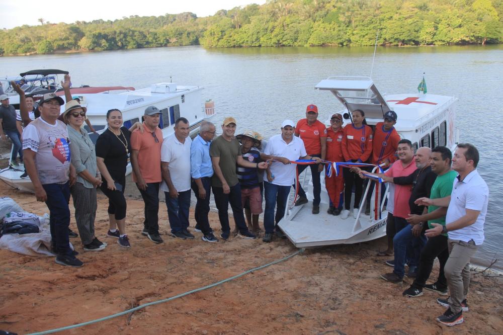 Bi Garcia reforça estrutura de saúde no Itaboraí e Remanso com entrega de duas ambulanchas