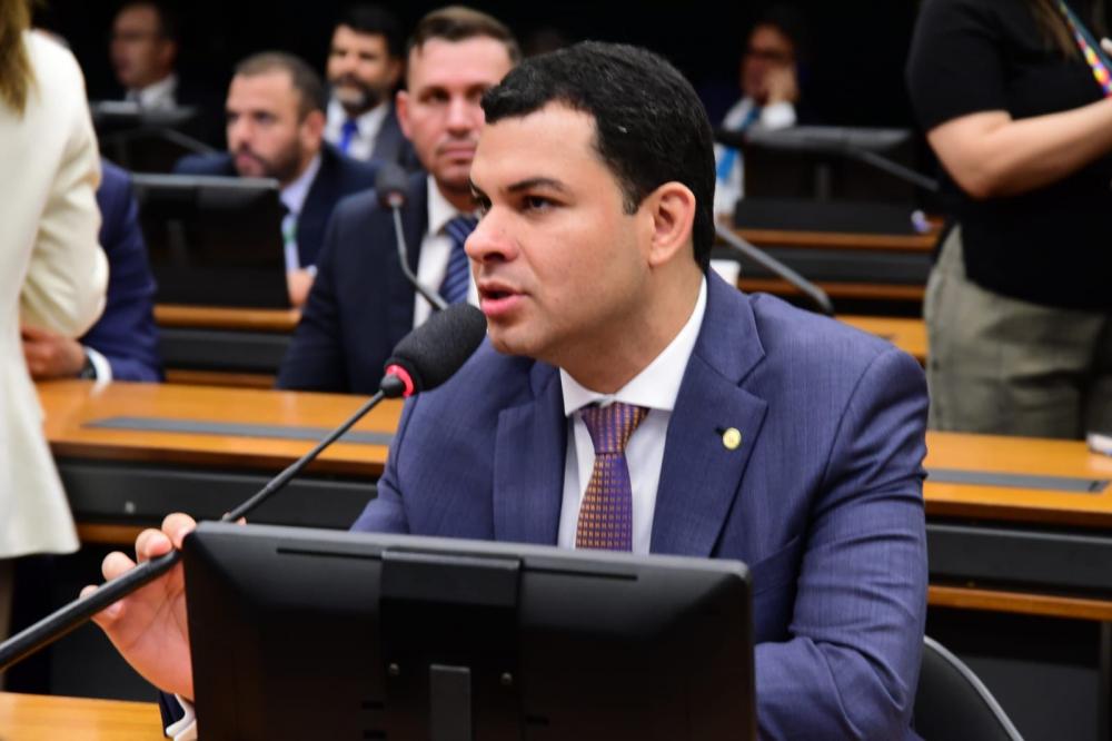 PL de Saullo Vianna assegura descontos de mínimo de 80% sobre tarifas de transporte público a acompanhantes de pessoas com deficiência