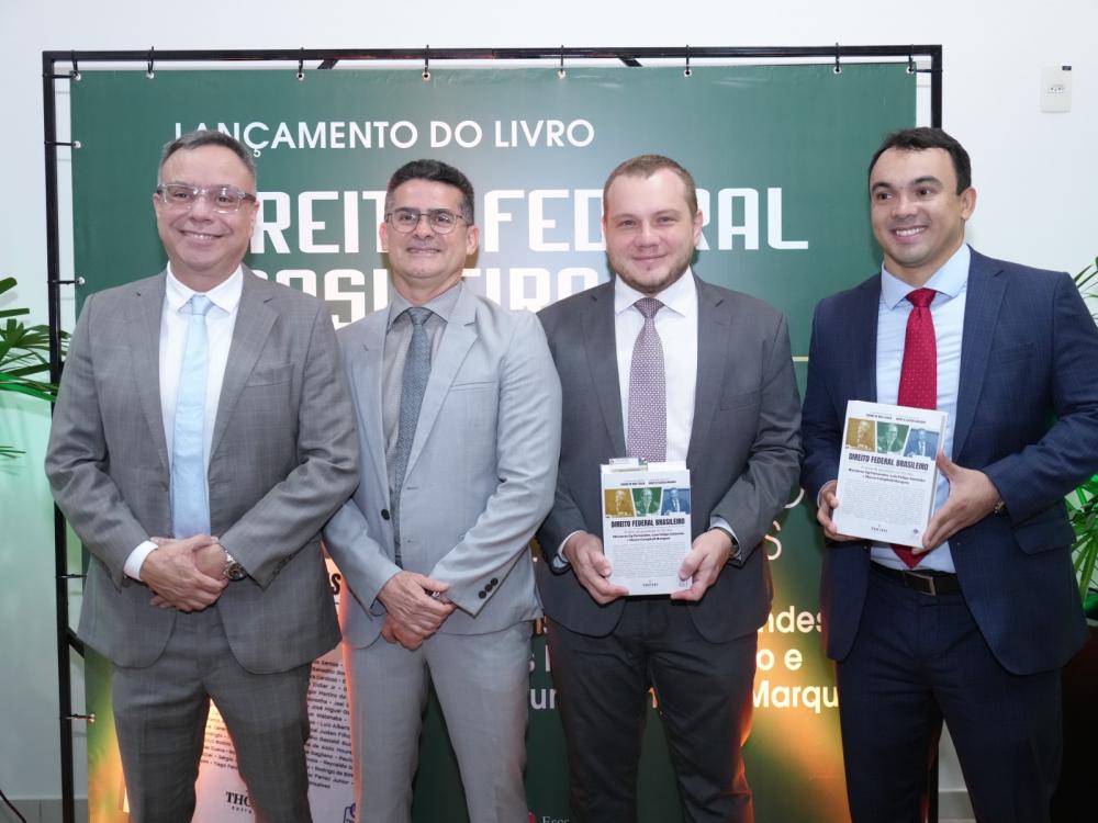 David Almeida prestigia lançamento do livro ‘Direito Federal Brasileiro’ com a presença do ministro Mauro Campbell Marques
