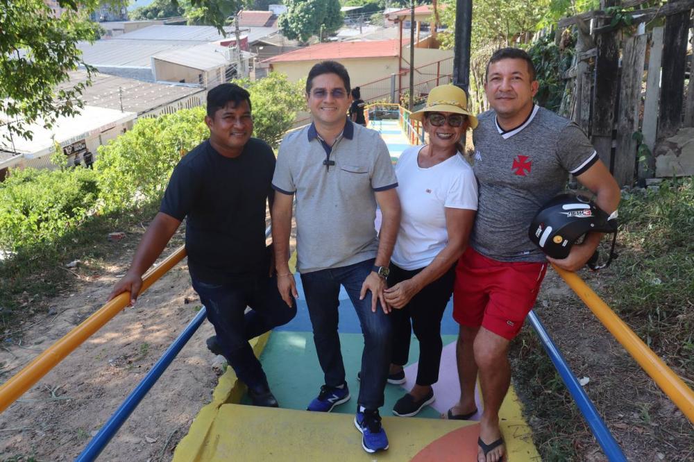 Com apoio de Jander Lobato, escadão do núcleo 21 recebe reforma em Manaus