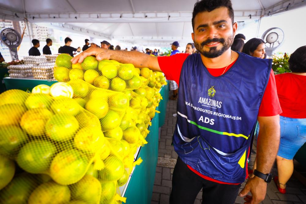 Governo do Amazonas realiza edição especial da Feira de Produtos Regionais da ADS na Vila de Caburi, em Parintins