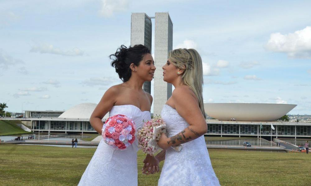 Comissão da Câmara pode votar hoje PL que proíbe união homoafetiva