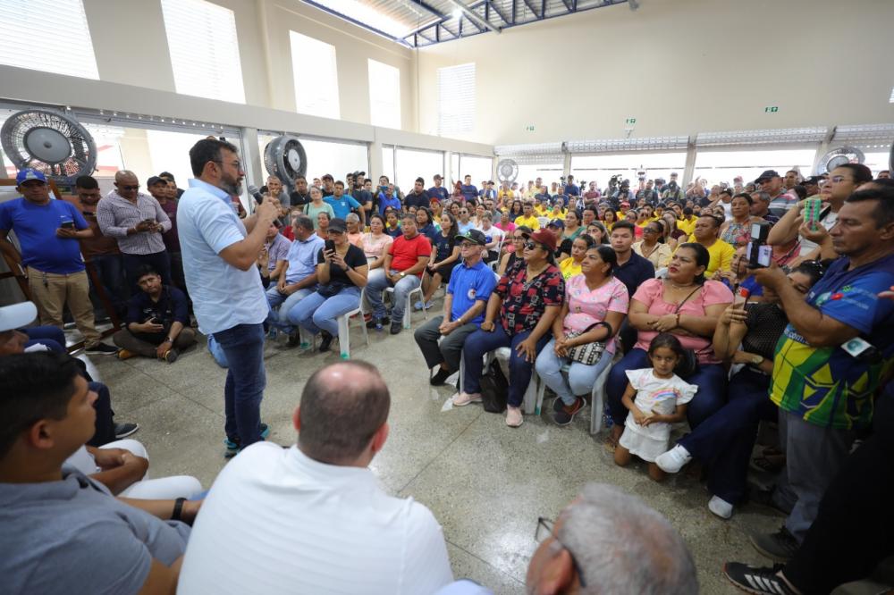 Wilson Lima entrega novo mercado e sistema de água potável no Careiro da Várzea