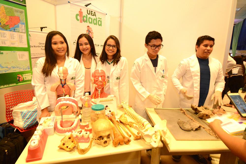 UEA destaca relações internacionais e projetos de acesso e cidadania na Feira Norte do Estudante 2023