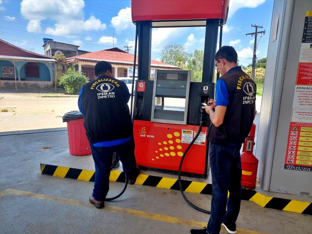 Ipem constata irregularidades em bicos de combustíveis e balanças no interior do Amazonas