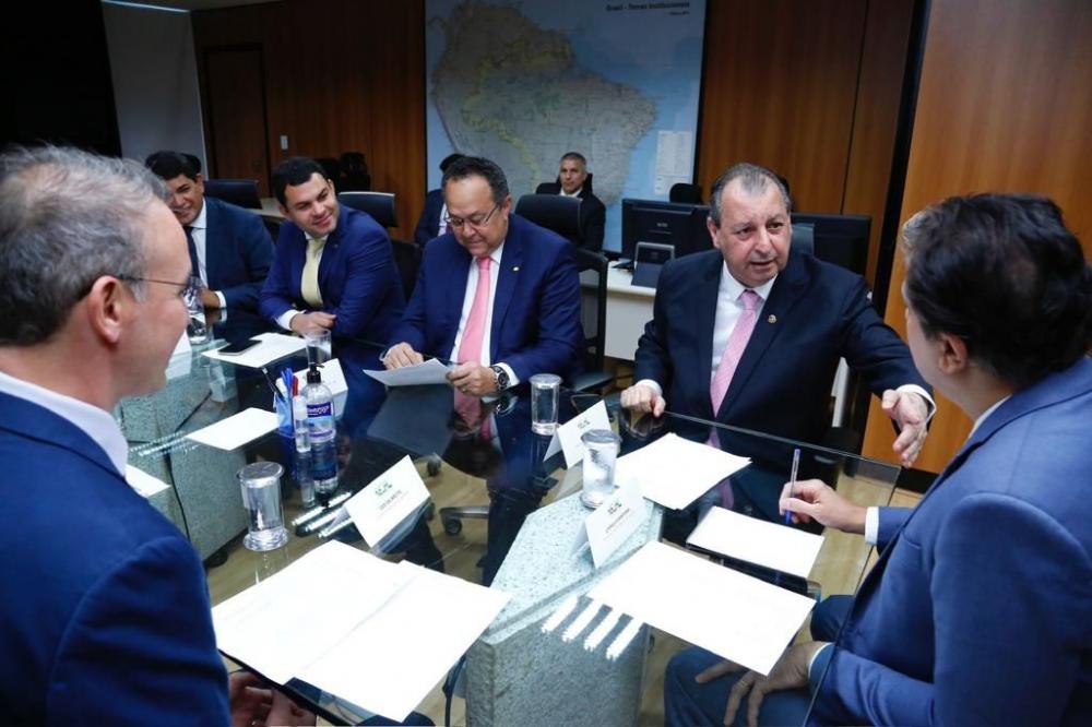 Ministério da Educação inclui Parintins em edital para cursos de medicina no Amazonas, confirma Saullo Vianna