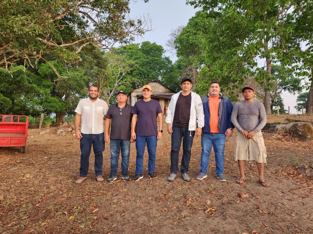 Estrada do Zé Açú ao Paraná do Ramos recebe serviços da Prefeitura de Parintins