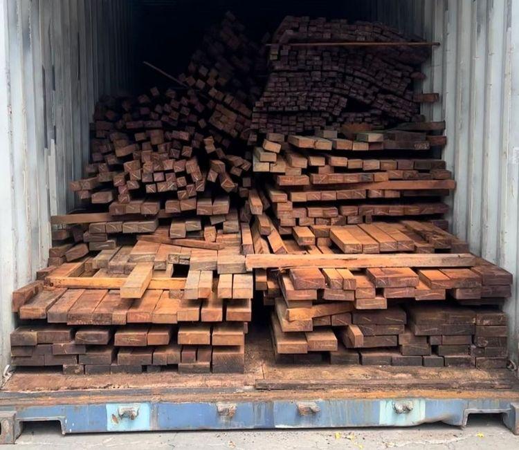 Polícia Federal doa madeiras apreendidas para construção de casas em Manaus