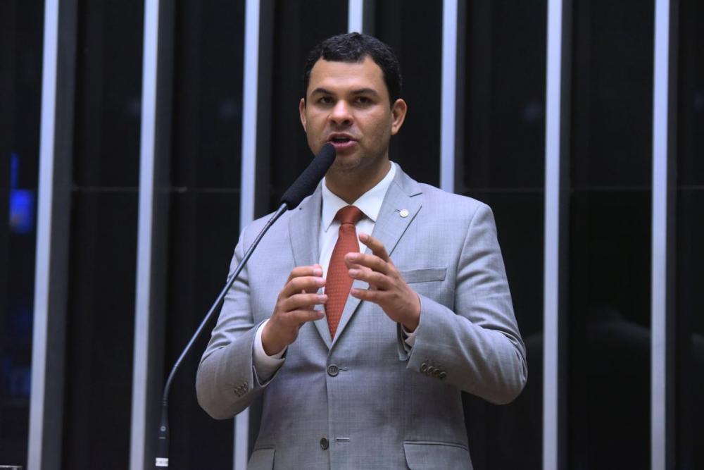 Saullo Vianna destina R$ 17 milhões em emendas no aniversário de Manaus para saúde, infraestrutura e assistência social