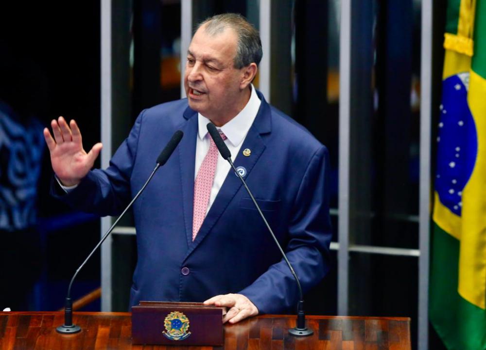 Senador Omar Aziz critica decisão que modifica cotas na UEA
