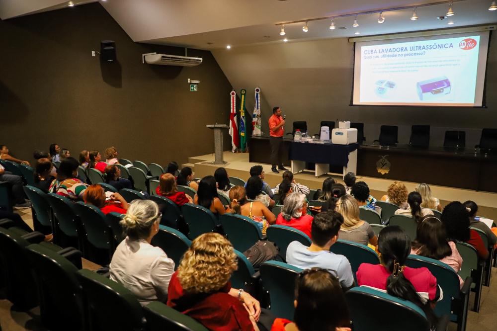 Profissionais de saúde bucal de Manaus participam de jornada científica promovida pela Semsa