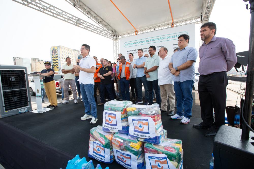 David Almeida amplia auxílio a 81 comunidades ribeirinhas na segunda fase da operação 'Estiagem' com 143 toneladas de alimentos