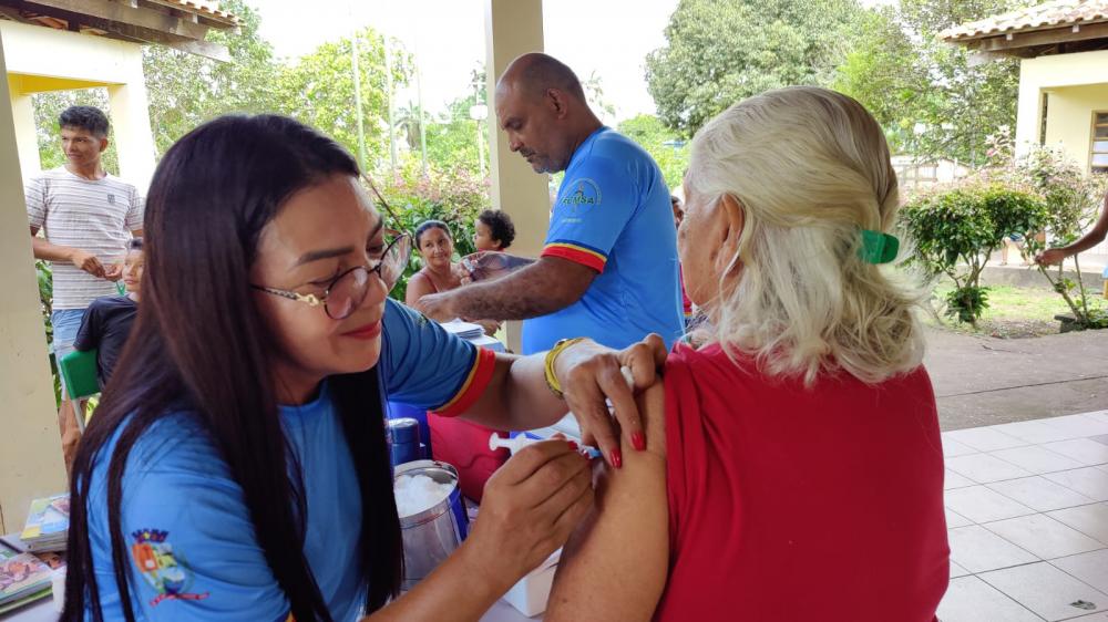 Vacinação contra a influenza é iniciada pela Prefeitura de Parintins em idosos e crianças