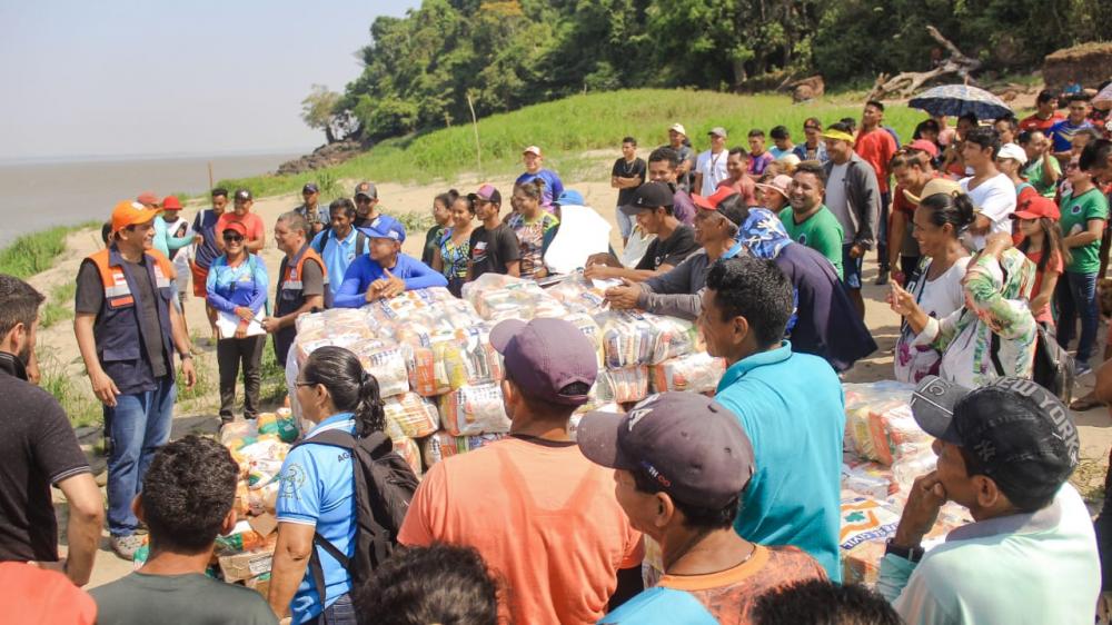 Ajuda humanitária chega na região da Valéria e Paraná de Parintins