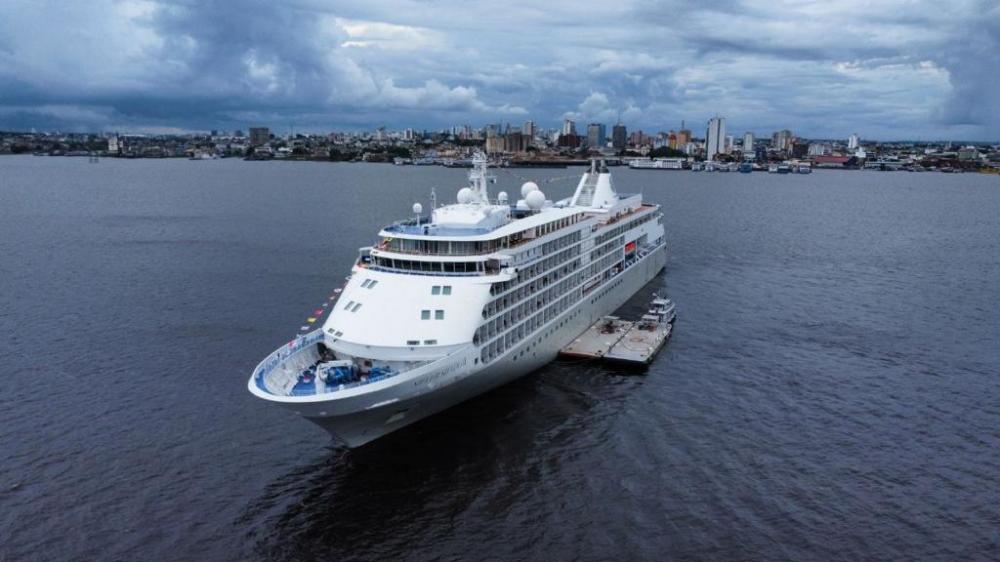Temporada de Cruzeiros 2023/2024 tem início com transatlântico caribenho atracando em Manaus